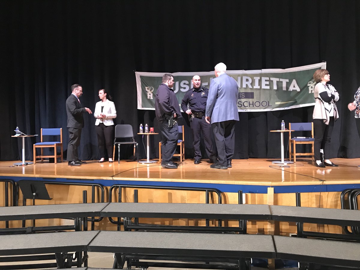 DinaStatho's tweet photo. Kudos to the Rush-Henrietta SHS Student Council for organizing todayβs Town Hall Meeting! With State Representatives, MCS Officers, & District Reps!! #RaHComets #RHCometpride @BPattonRH @MrsLogueRH @MrRussoRH https://t.co/j0LI5IszBS