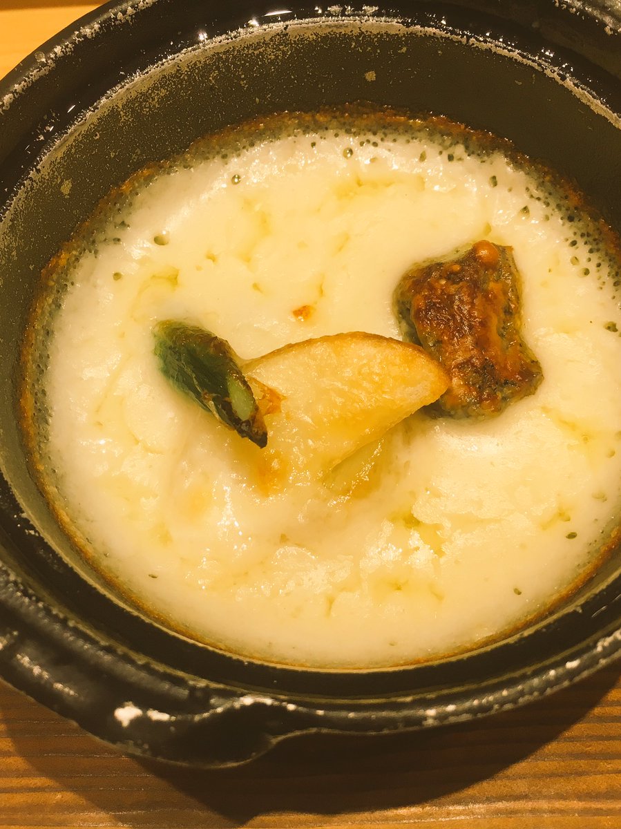 monky32131's tweet photo. おいしかった〜ぺろっと食べてしまった😋

#八かく庵 #豆腐料理 #豆乳グラタン #湯葉寿司 #焼売の形が好き https://t.co/WLEI9gXHT6