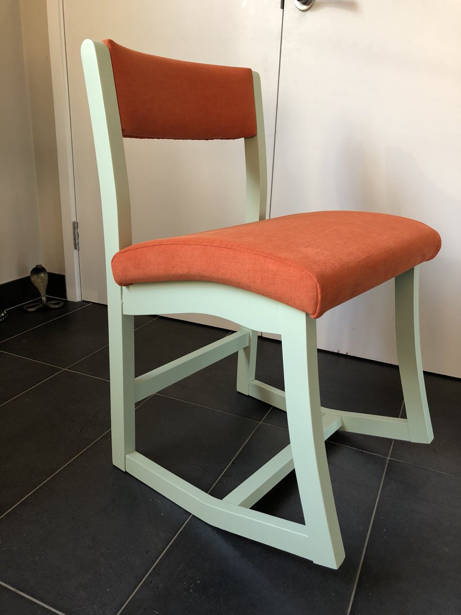 rockbackchair's tweet photo. Thom went for green and orange https://t.co/qimg1aizD6