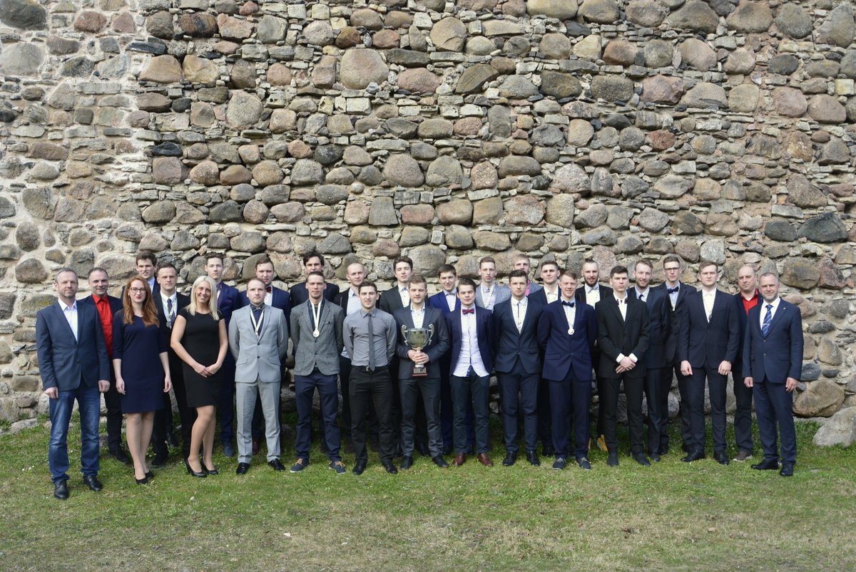 Valmierasnovads's tweet photo. Svinīgā pieņemšanā pateicamies @FBKValmiera par augstvērtīgo sniegumu Latvijas čempionātā florbolā. Lepojamies! https://t.co/xQFNJB18G4 https://t.co/DwEQ2gaMSd