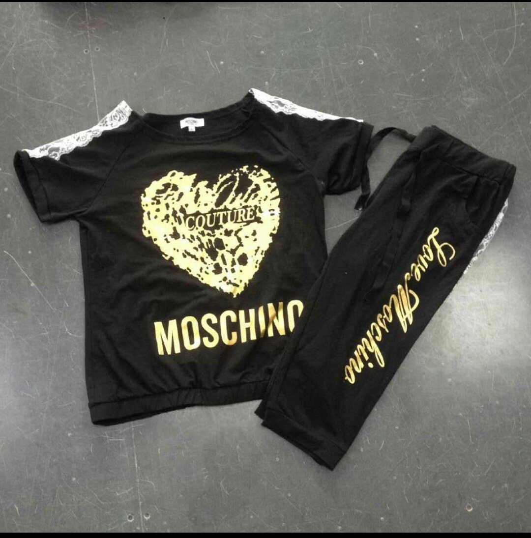MarModass's tweet image. Chandal corto moschino. 
25€.
Tallas s y m.
Envio entre 10 y 25 dias.
Pago por ingreso, transferencia bancaria, paypal o tarjeta. 
No contra reembolso.
numero de seguimiento del pedido.
Pedido por mensaje privado, whatsapp 640710523,o email mar.modass@gmail.com