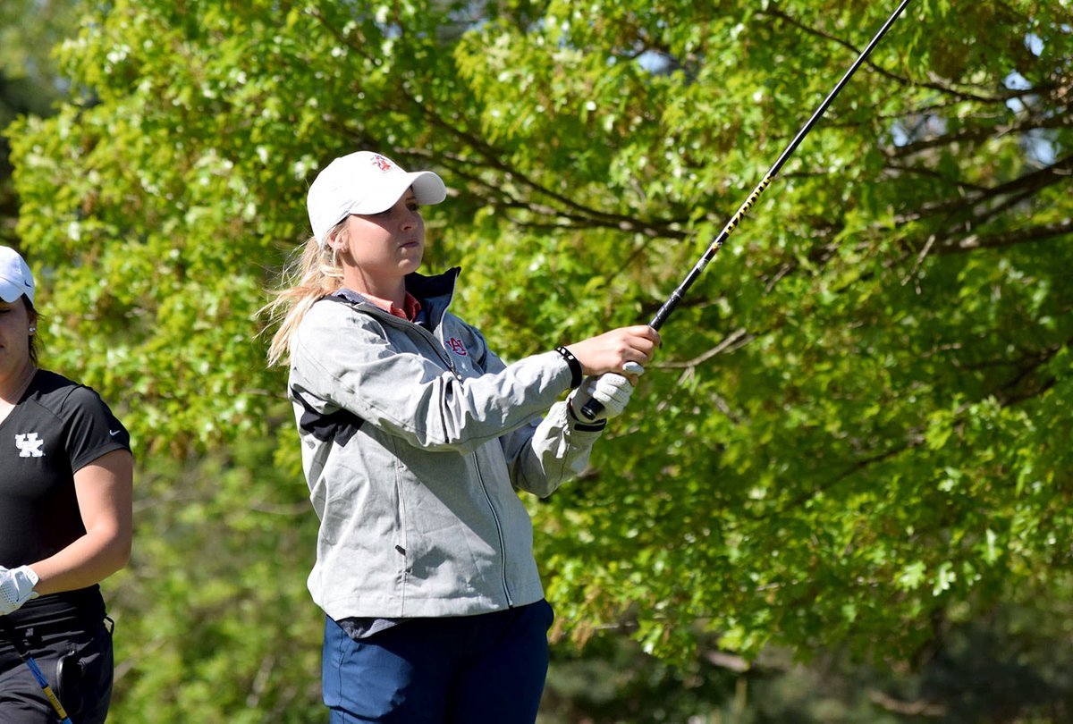 That's one way to finish - <a href="/michaelaaowen/">mk</a> holes out from the fairway for eagle at 18 to finish off a round of 71 (-1)!

#WarEagle