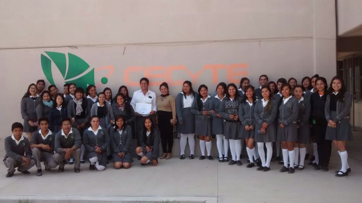 CECYTEQueretaro's tweet photo. Conferencia: "Surgimiento de un Emprendedor" por parte del Ing. Domingo Ferruzca Hernández dueño y creador de la empresa EMILAB al GPO de 4° TPGA del plantel Cecyte Queretaro La Esperanza #EducaciónQro #SomosCECyTEQro #ConstruyendoTufuturo https://t.co/7r6spYoF9M