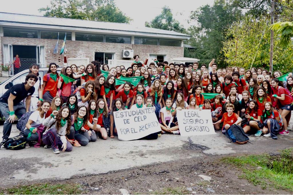 manuucolombo_'s tweet image. ¡Lxs estudiantes se plantan por el aborto legal, seguro y gratuito! 
Serán los jóvenes de siempre, los eternos.