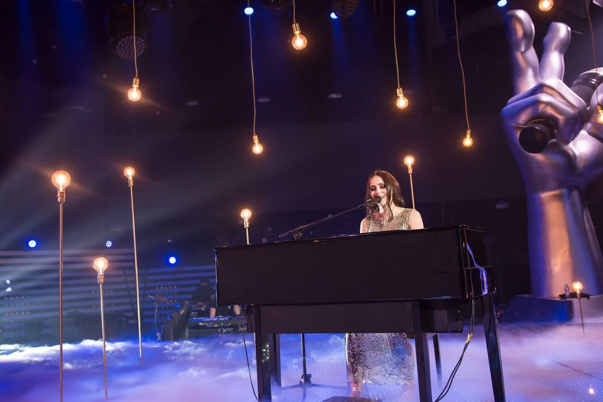 Mia Suszko = ❤️❤️❤️ Ollikin rakastui niin, että puhkesi esityksen jälkeen oikein lauluun! 😄 ruutu.fi/video/3222802 #tvof #tvofolli