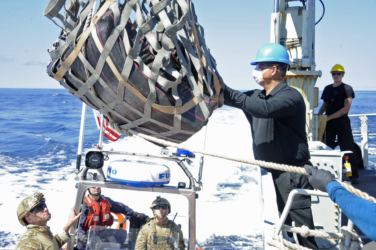 CJOC_COIC's tweet photo. Latest news from #OpCARIBBE: Three drug busts in two weeks, with over 2 tonnes of cocaine seized and ~845 kg of cocaine disrupted! 

Bravo Zulu to the sailors onboard #HMCSWhitehorse and #HMCSEdmonton

Read more: https://t.co/H75k6qBOW8 https://t.co/emKTYO9gqe
