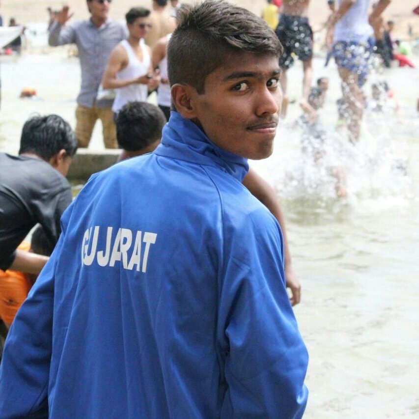 Rahulofficial__'s tweet photo. Rahulsaxena at sant sarovar dam gandhinagar....with buddies...national player... Martial artist. https://t.co/pP68bf8edq