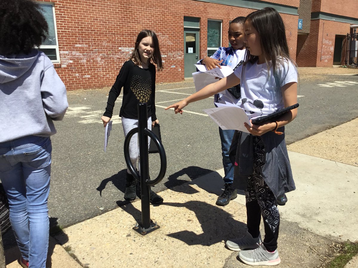 SlavinTeach's tweet image. These fifth graders are spotting the parts of a circle on the playground. It took us a while, but we finally found a non-diameter chord! #CUBEProgram @APSMath #APSisAwesome