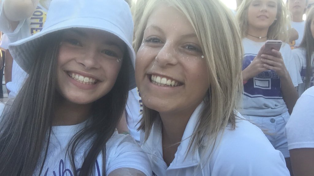 margo_morr's tweet photo. Happy 18th birthday to a sweet and loving adult! I am so blessed to have such an amazing friend and I hope you have an great day! 💕🎂@sloane_brown2 https://t.co/3IlVkYckR3