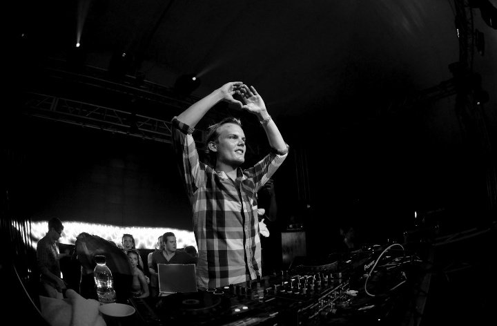mugrosera's tweet photo. Que en paz descanses, Avicii. https://t.co/rSP3IUz8BV