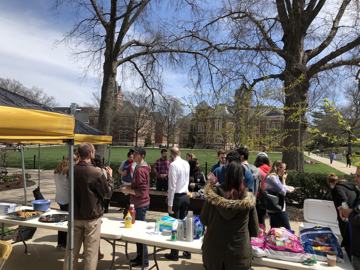 MizzouComm's tweet photo. There’s still time to get free hot dogs, chips, and drinks next to Switzler to wrap up #CommWeek18 come on out! We’re here until 2 https://t.co/kw4vCuu5rA