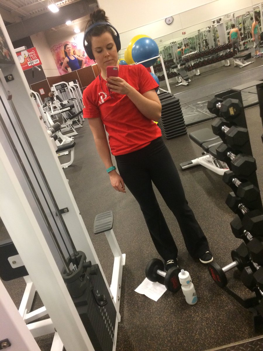 amee_robert's tweet photo. Being able to workout at a gym that accepts everybody/every body! Always wanting to push myself further #GL39Strong https://t.co/9yx4adqHgF