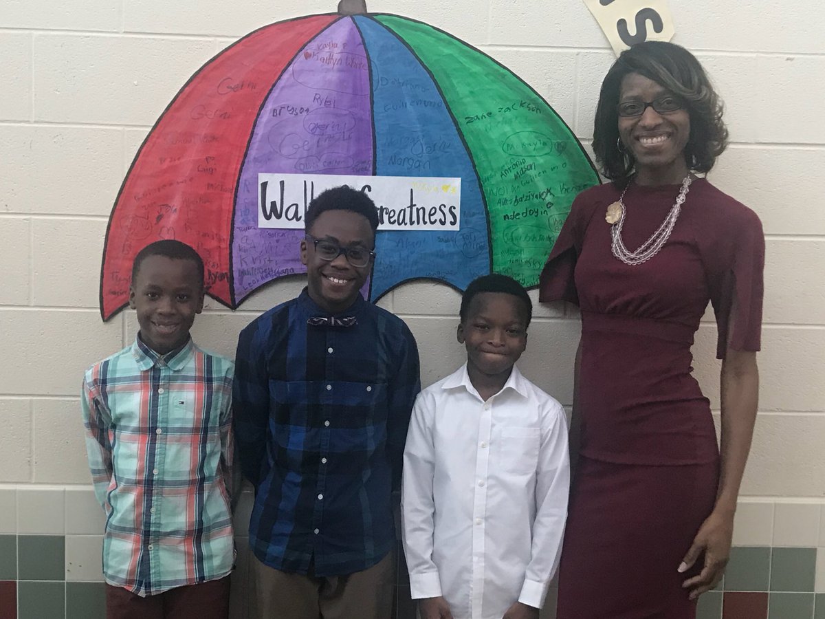 mashworth928's tweet photo. Annual Mother/Son Dance sponsored by our outstanding @boespta this evening! Beautiful event! @HolidaySusan @drhelencoley https://t.co/HLDo6TmlEN