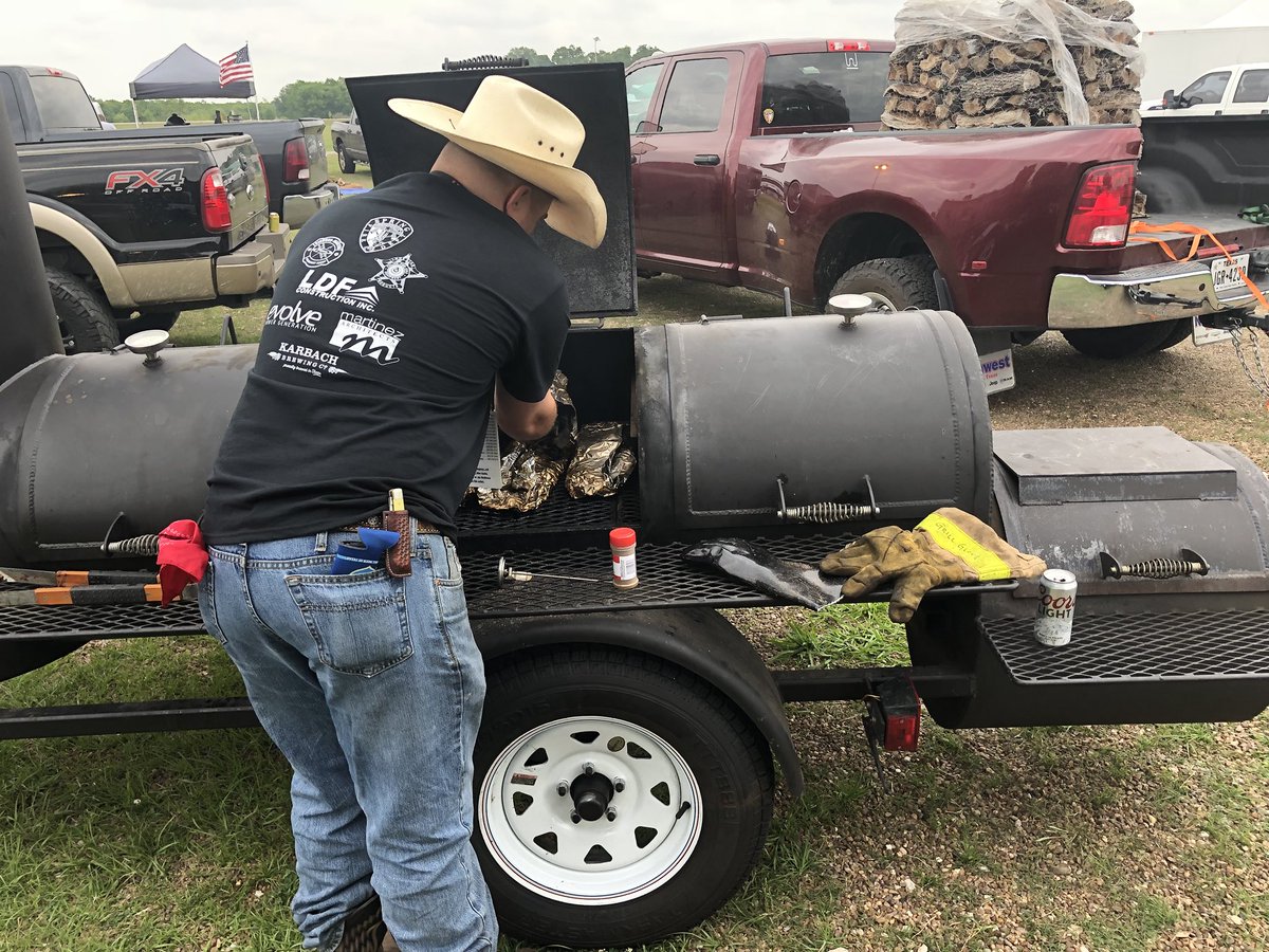 Springfdtx's tweet image. We are #SpringFireProud of our Rafter 7 Cookers who have fired up the pit to help Texas first responders in need of help themselves. #SpringProud
