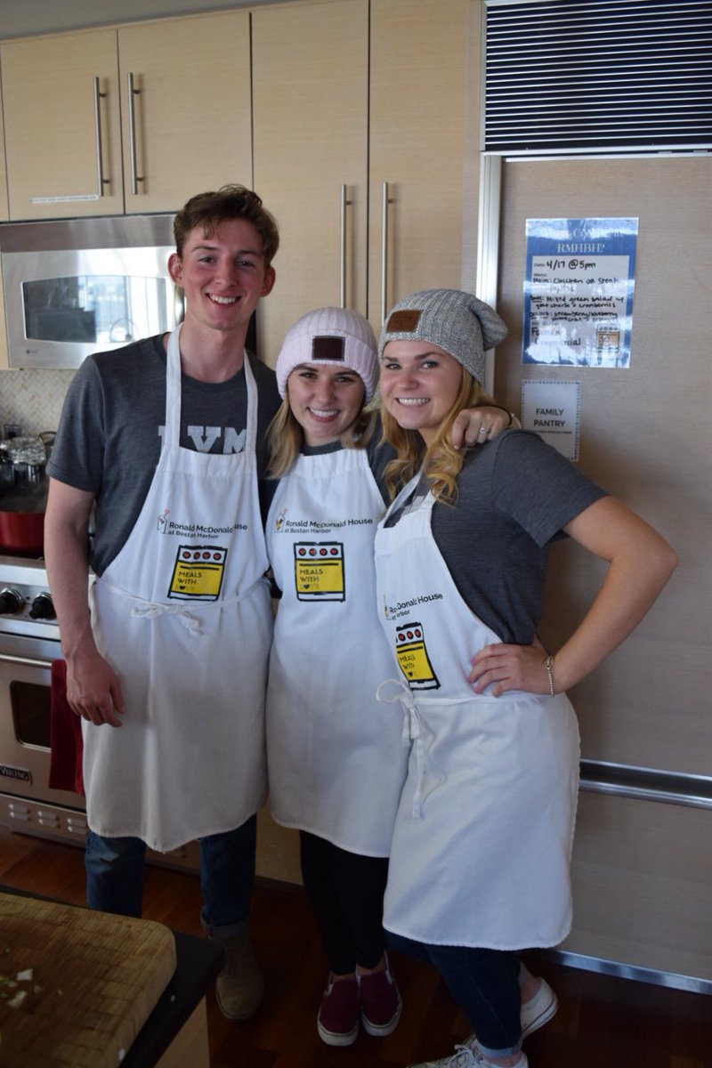 Currier_Eng301's tweet photo. Dinner has been made and eaten!! It was delicious and very appreciated by all! We love what we do! @the_AC301 @LoveYourMelon https://t.co/zSCKtYDEh6