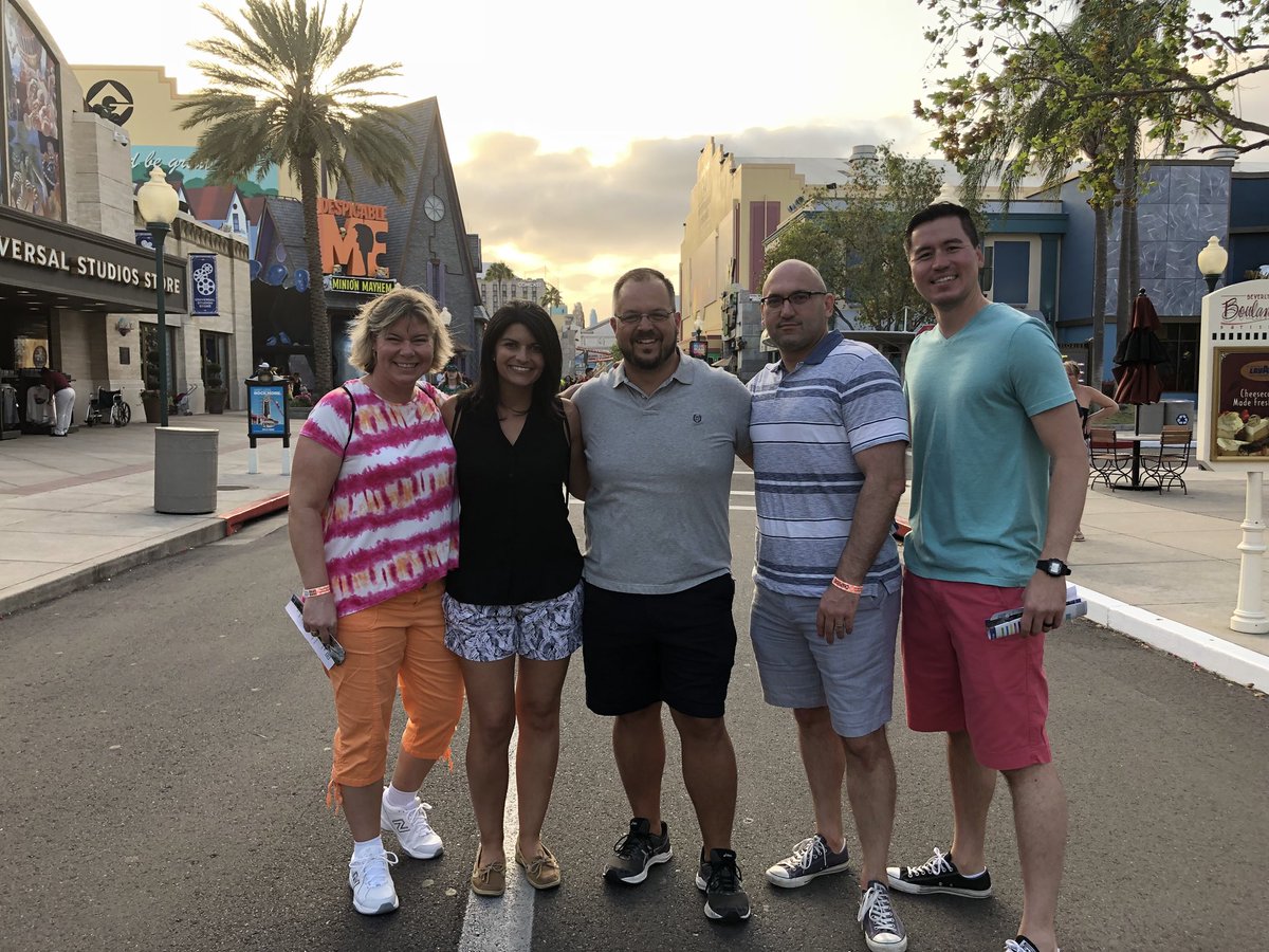 sarawilson021's tweet image. Grad Bash Chaperones! #GradBash @UniversalORL