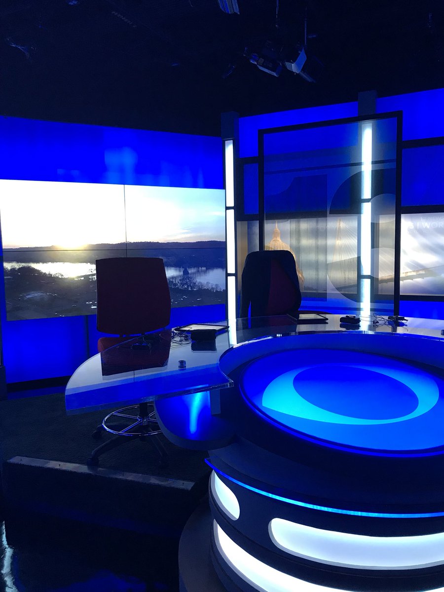 SpencerWeather's tweet photo. #Newsset at #sunset https://t.co/Bx8Ds0X0YR