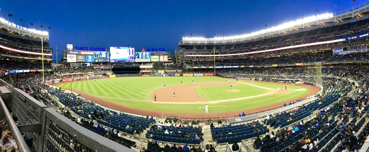 OwningTheFloat's tweet image. Great night for some baseball at #Yankees stadium vs #BlueJays 🍎 @Yankees @BlueJays #ItsReallyCold