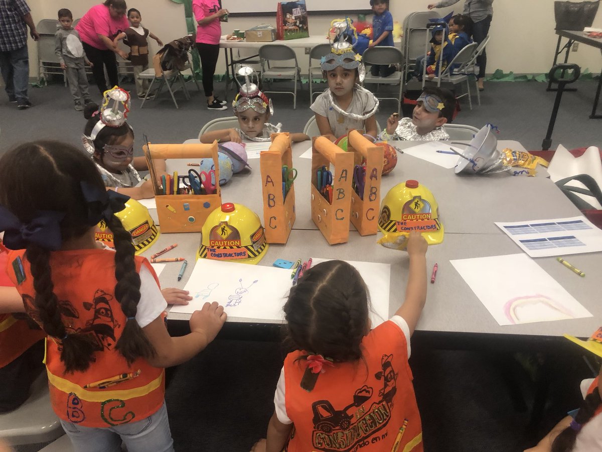 ctwpanthers's tweet photo. Teams are Ready!! #beebots2018 #WeAreClint @ClintISD @sorianorocks https://t.co/QCW3N3zui1