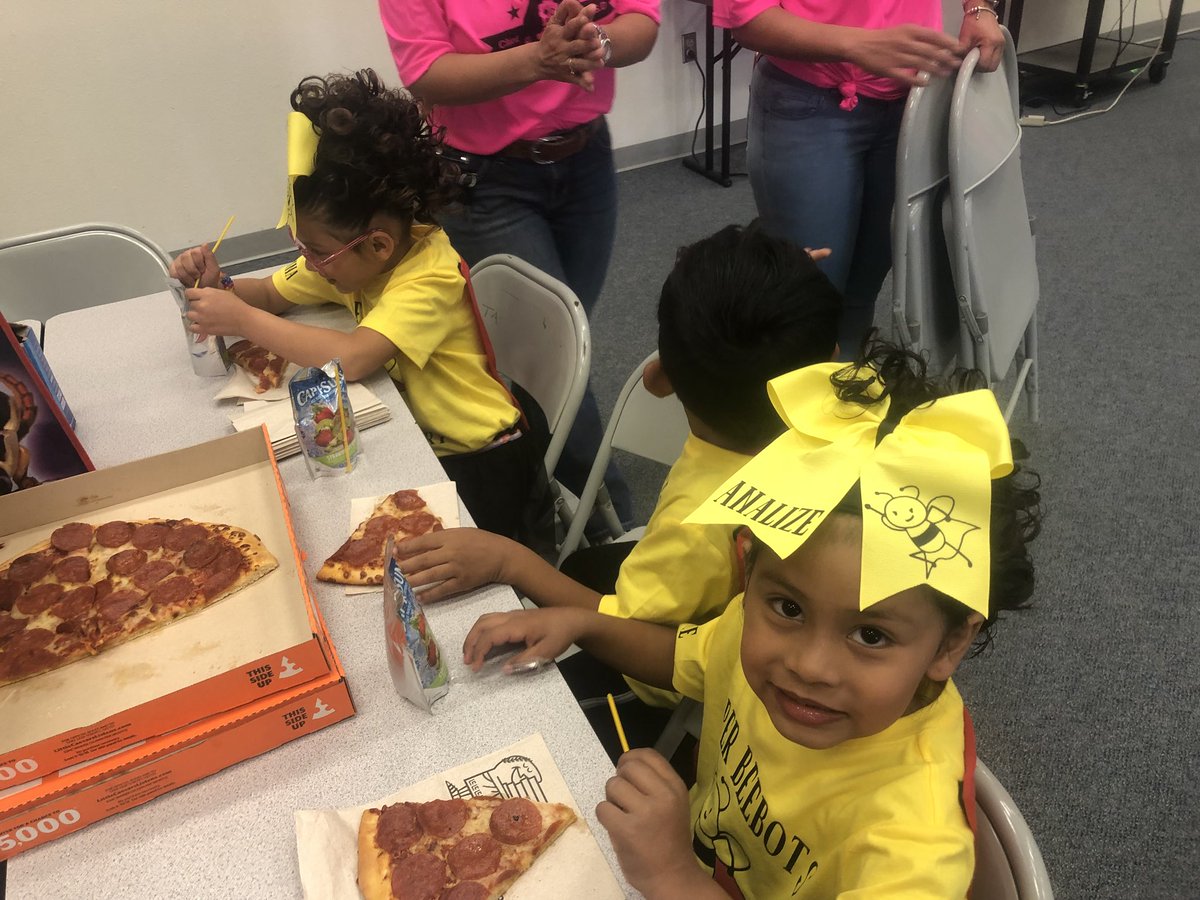 ctwpanthers's tweet photo. Teams are Ready!! #beebots2018 #WeAreClint @ClintISD @sorianorocks https://t.co/QCW3N3zui1