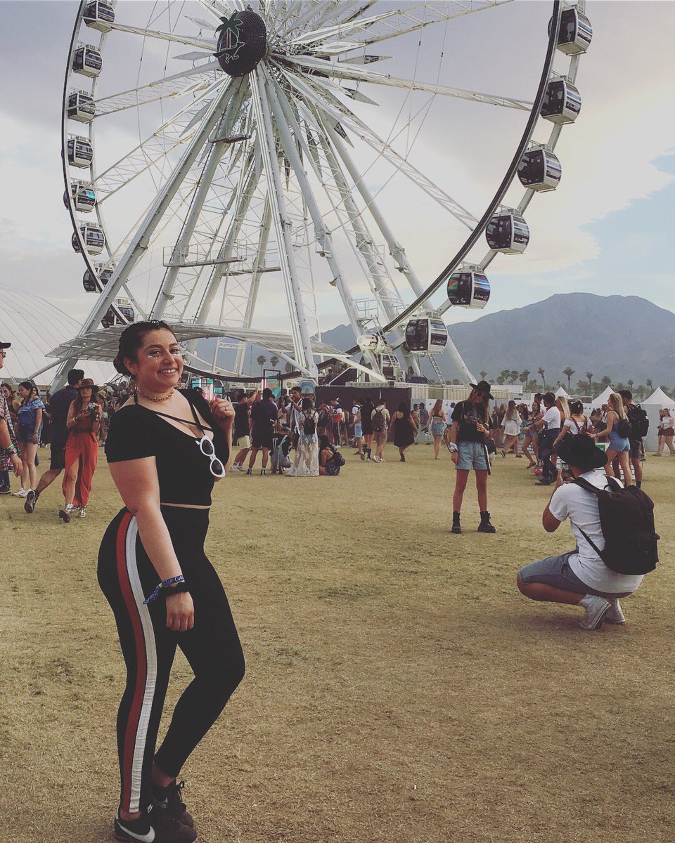 I’m kinda having #Coachella weekend 2 FOMO! 🎡🍭🌴 Check out alllllll my Coachella pics from weekend 1 in my new blog/website ➡️➡️➡️➡️➡️➡️ ➡️ imtonyagonzalez.com 😘 #coachella2018 #coachellaoutfit #coachellastyle #coachellavibes #coachellablog