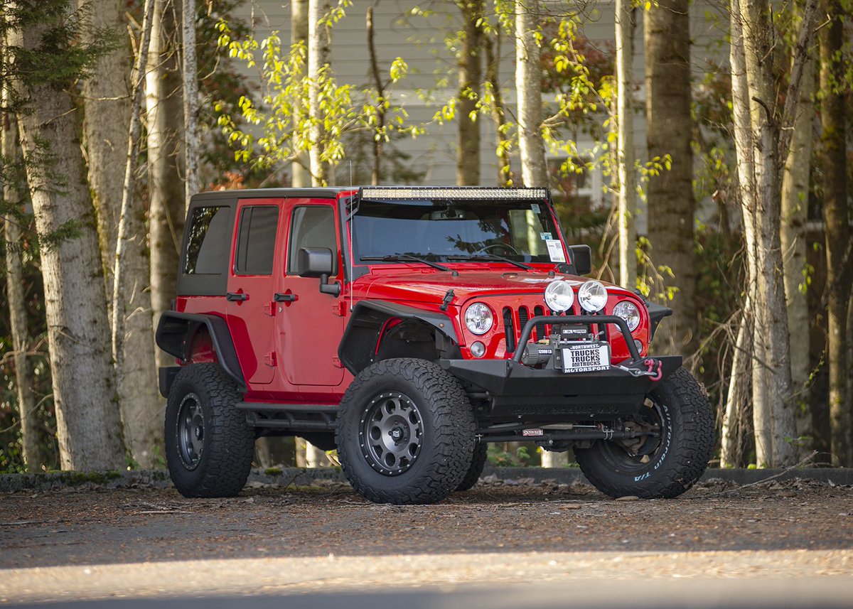 Suns out, time to hit the trails! 

#NWMSRocks #Jeep #JeepLife #northwestisbest