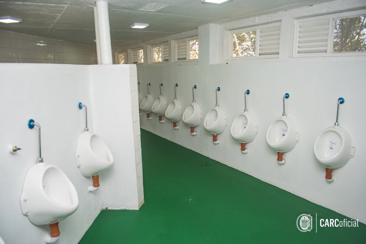 RosarioCentral's tweet image. ✅ 🚹🚺 Refacciones en baños de Popular Sur y Platea Cordiviola

Las obras incluyen: provisión de agua constante, refacción de la fachada, revoque, pintura, nuevas puertas, griferías, accesorios, sistema de iluminación y cañerías