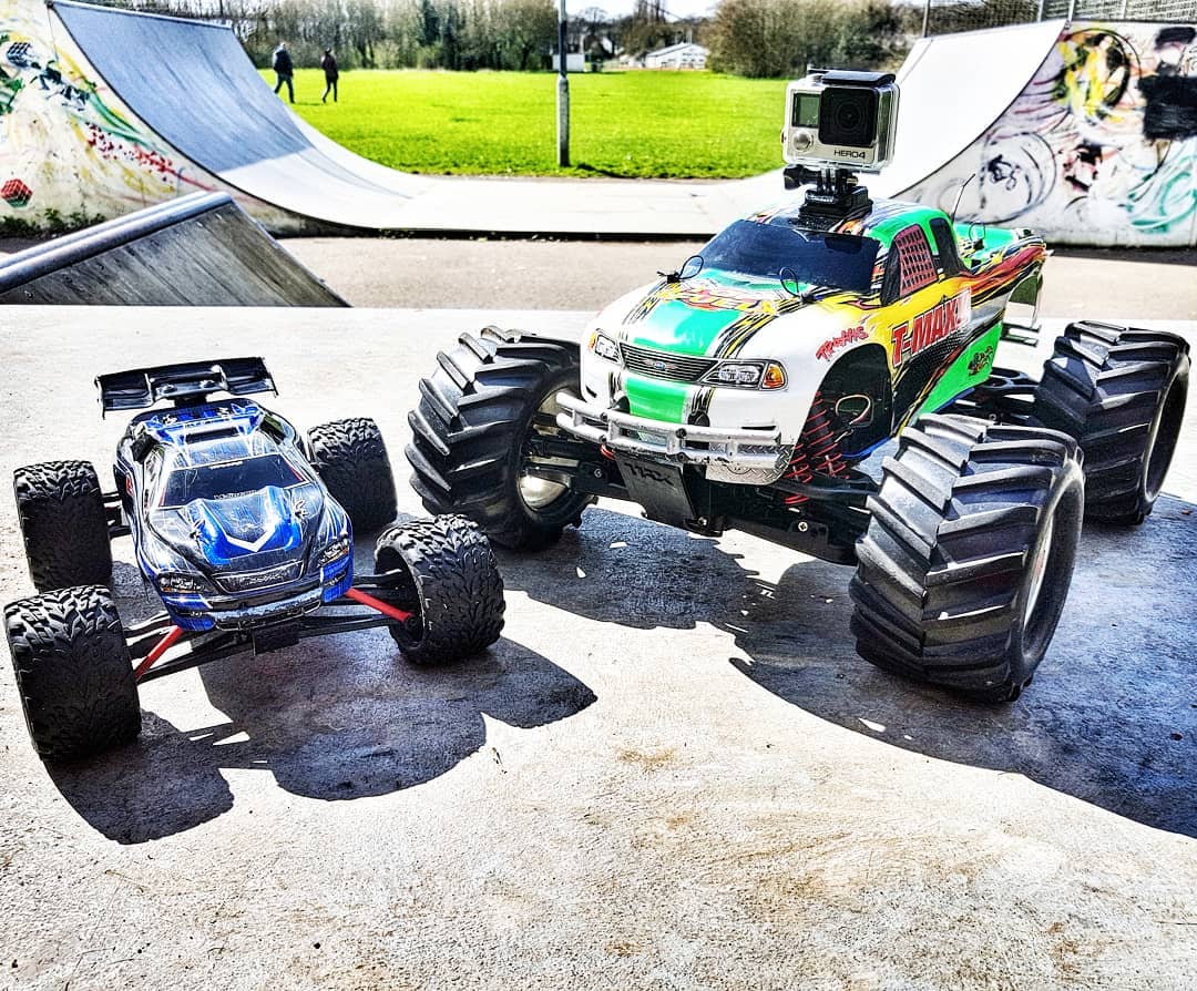 Traxxas's tweet photo. Our weekend plans look a little something like this... the best of both worlds!
Letโs see YOUR #Traxxas video footage!
#TraxxasFanPhoto ๐ธ: 83_mike
#FastestNameInRadioControl #TMaxx #MiniRevo https://t.co/XY2v9fWU0i