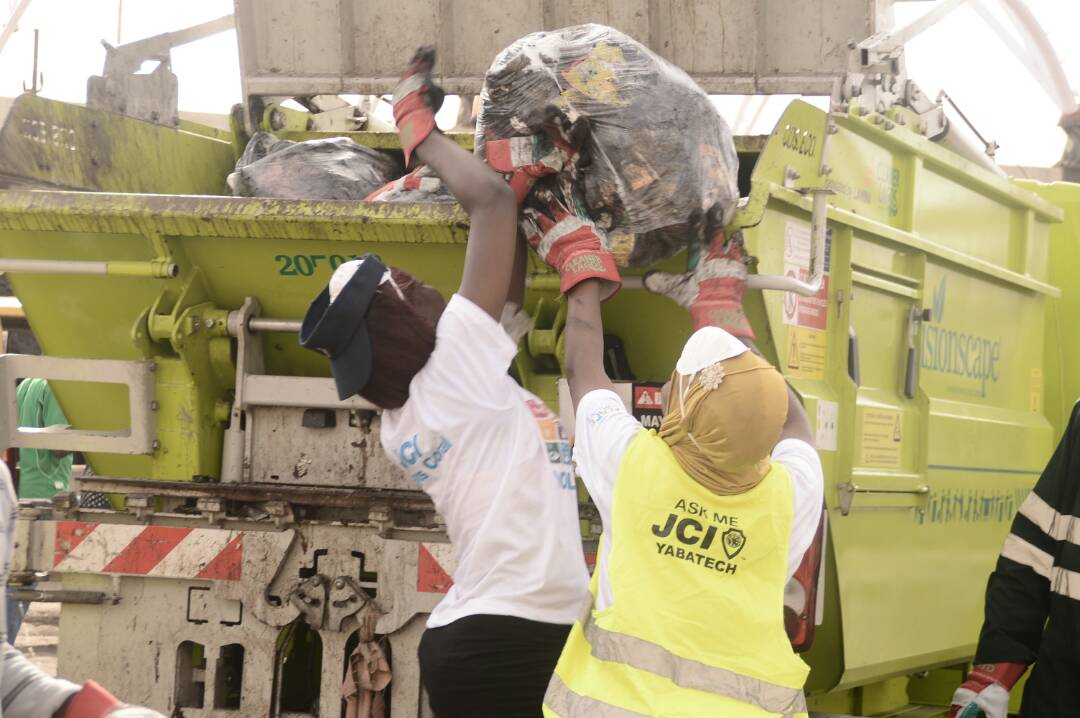 jcinyabatech's tweet photo. @Cleanerlagos @VSSanitation @jci_nigeria @WorldCleanupDay @LetsDoitNigeria @lagosstategov @jcinyabatech @jciikeja 
It's all about having a waste free Environment https://t.co/uf8fvIEafk