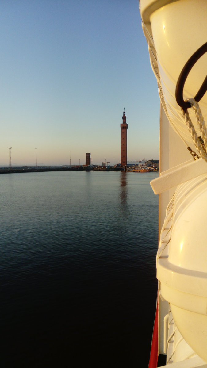 #Grimsby looking Great at the end of another long, busy but ultimately successful week assisting Offshore Wind operations. #offshorewind #OffshoreRenewables #Humber #PortAgency #mobilisation #FridayFeeling
