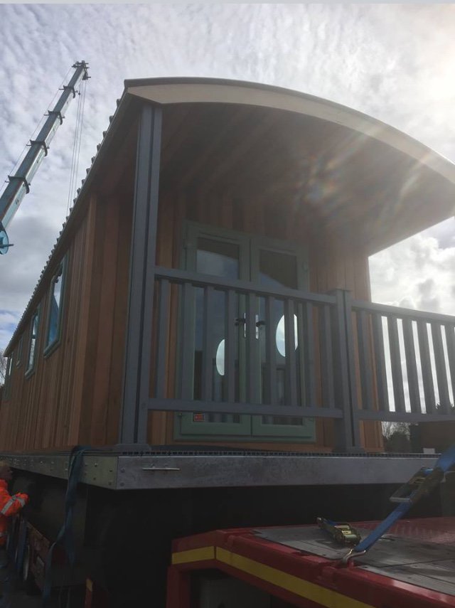 We are pleased to confirm our televised date for My Floating Home, it’s on My Floating Home, More 4 (sky channel 138) at 9pm on Tuesday 29th May 😊 #myfloatinghome #channel4 #more4