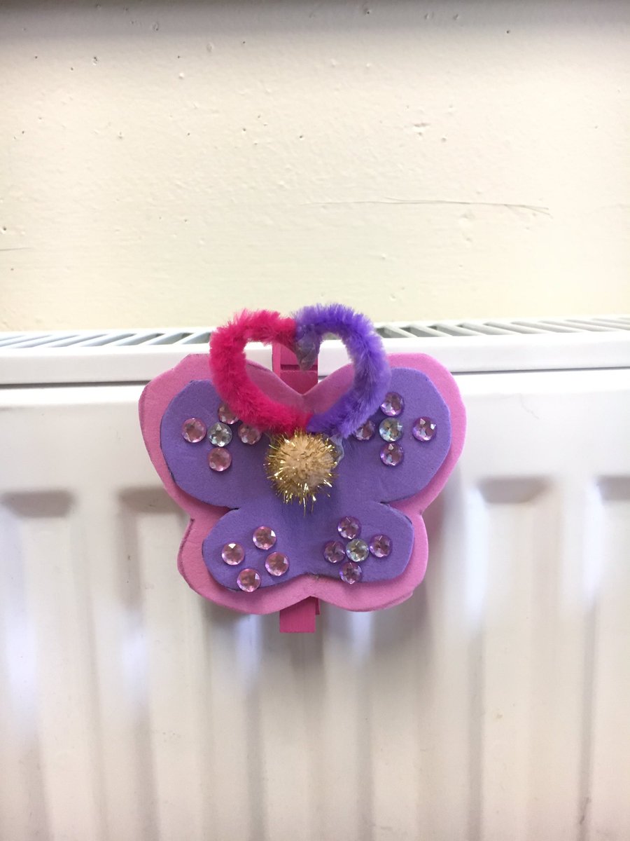loubell_98's tweet photo. Brilliant animal fridge magnets and bookmarks made by the very lovely, creative year 5's! 🦄🐾 #talented #unicornlove https://t.co/iTUjoBQ1dg