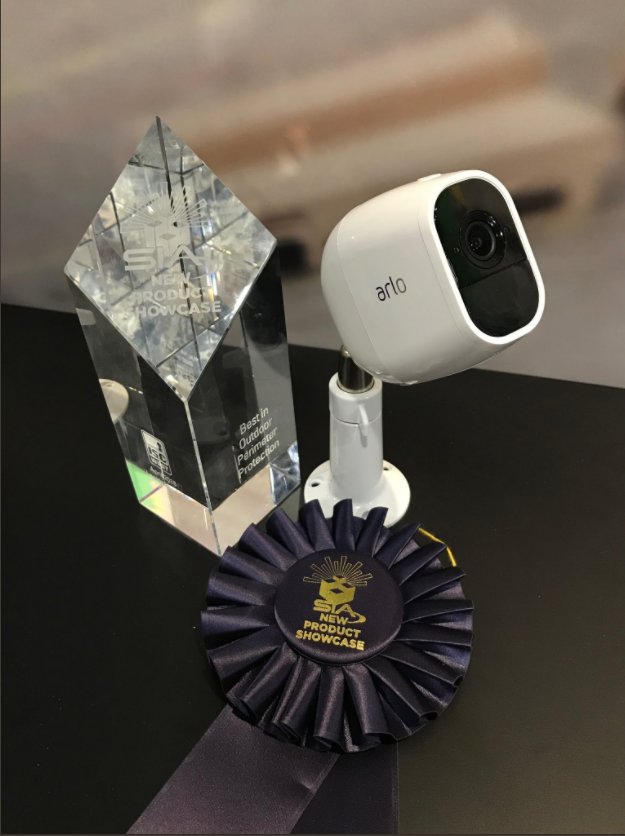 NETGEAR_Iberia's tweet photo. ¡Tanto @NETGEAR como @ArloSmartHome se llevaron a casa los premios al mejor producto durante el #ISCWest2018, para Arlo Pro 2 y FlexPower!
https://t.co/dEd1IYTl9U https://t.co/E7Uiv6TJne