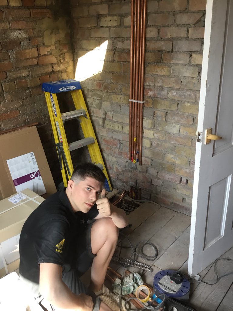 360psltd's tweet image. Near the end of this job #Worcester 29cdi with 10 year guarantee.All new rads and pipe work!back nxt week to fit the new bathroom suite. And new cold main supply!😉