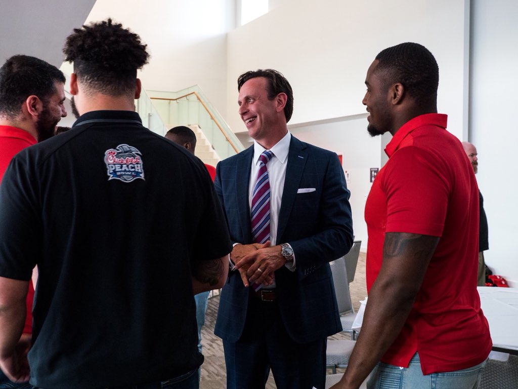 Ed_Jones2's tweet photo. Want to thank Jonathan Powell, Ryan Wells & Jeff Moore for coming out and speaking on the basic principles of Financial Literacy.
I believe our players will take the advice and use money to impact future generations. #ForRealFridays https://t.co/6OAxQjxc4B