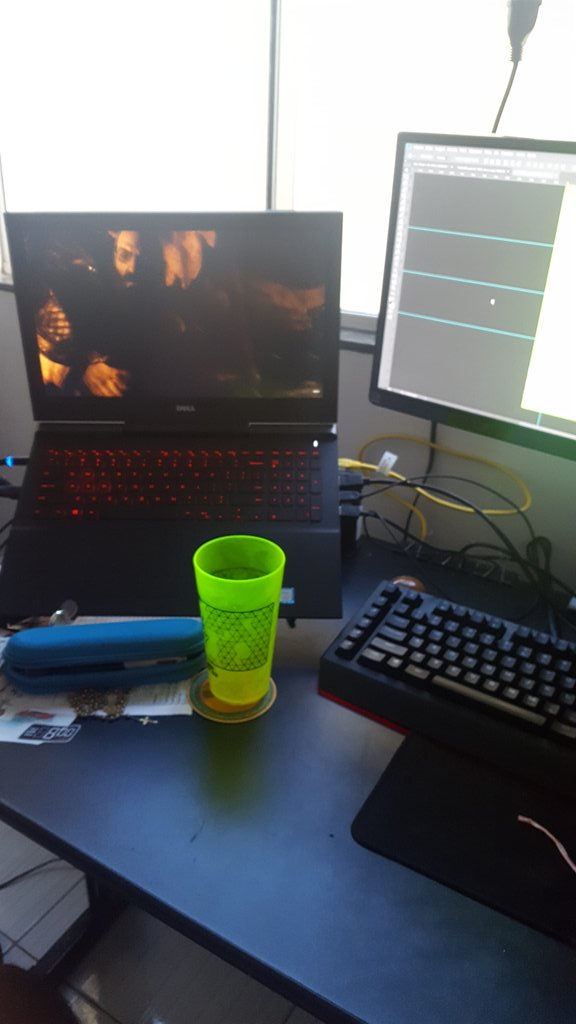 MaykonGonzaga's tweet photo. @GamerPatife trampando e vendo #Patflix na segunda tela https://t.co/JJvtRgzvbv