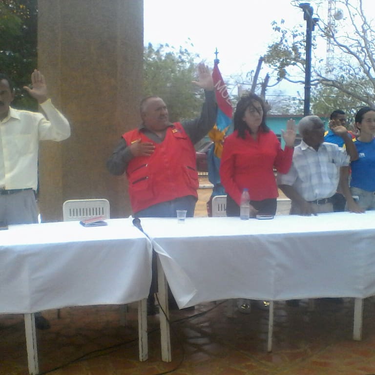 mrobertiz07's tweet photo. @NicolasMaduro @vclarkb @erickpsuvpetit @antoniosivira Juramentado Comando de Campaña Simón Bolivar en el municipio Sucre @FreddyBernal rumbo a la victoria perfecta este 20M https://t.co/Y5JYiTUekB