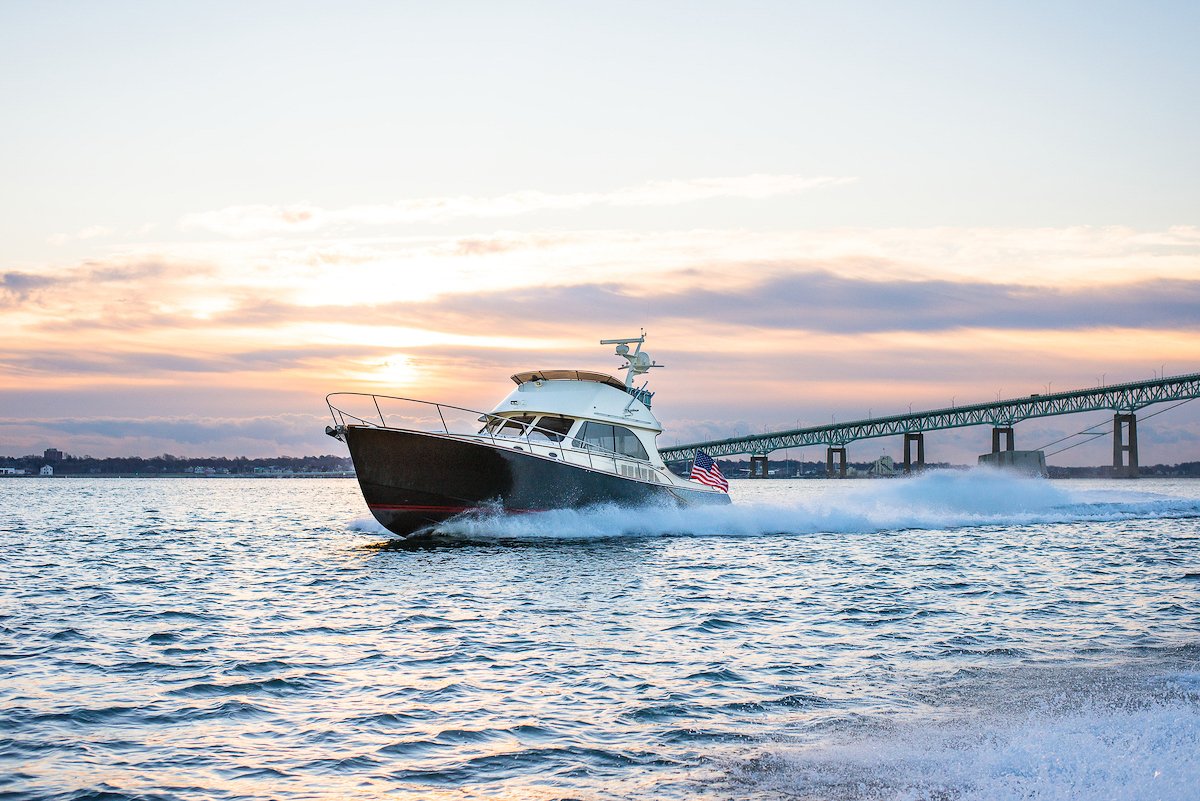 HinckleyYachts's tweet photo. Cruising into the weekend? Comment below with your destination of choice. #Talaria48 #MadeinAmerica #AmericanMade #HinckleyYachts #Yachting #Yacht #Flybridge #Carbon #CarbonFiber #Epoxy #Innovation #Newport #RhodeIsland #TGIF #NewportBridge https://t.co/ahuEJXWuYp