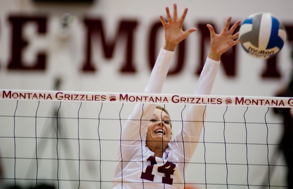 MontanaGrizVB's tweet photo. .@Brookebray_14 was a two-time All-Big Sky Conference selection who finished her career ranked 4th in Montana history for attack percentage and 6th for career blocks. The 4-time Academic All-Big Sky honoree played in every set from 2010-13, earning 110 starts. #GrizLegend https://t.co/fDzvxEScaD