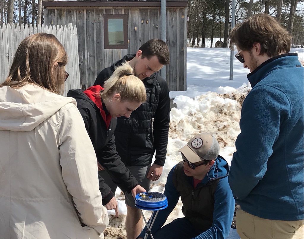 EnergyOptimist's tweet photo. UWSP CNR Sustainable Energy minor students getting hands-on experience at MREA! @SustainableUWSP @UWSPCNR @focusonenergy @UWSP_Alumni @UWSPACAC https://t.co/9KLN4z5Wae