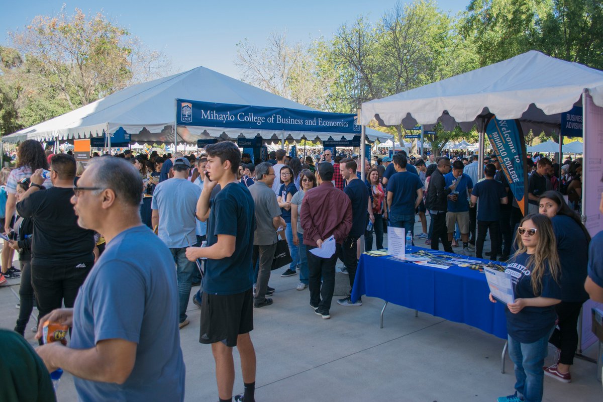csufbusiness's tweet photo. Thanks to everyone who visited us on #WelcometoCSUF day. We enjoyed meeting all of you and look forward to seeing you in the fall! 🐘😃We uploaded a bunch of photos from the day! 👉🏾 https://t.co/y5eww0AVzc … #csuf #mihaylocollege #welcometocsuf https://t.co/GPqyUsqxZR