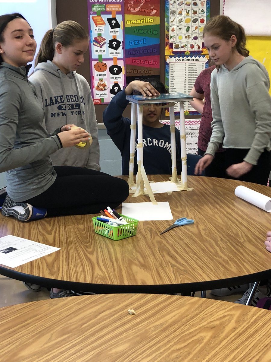 SenoritaTrejos's tweet image. Girls tower was complete! #Engineering #learninghandson #buildingtowers #thinking #outsidethebox