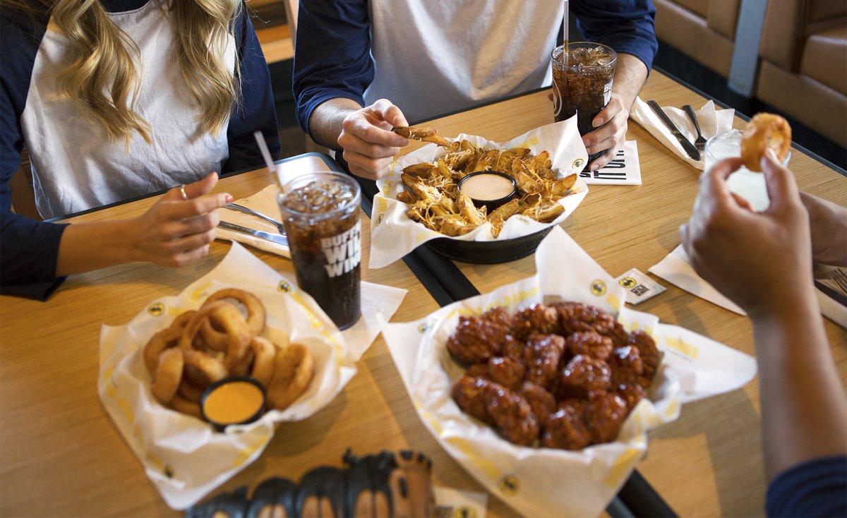 BWWings's tweet photo. Grab the team, it's grub time. https://t.co/D0a84JEKDS https://t.co/QWo5UkCgJP