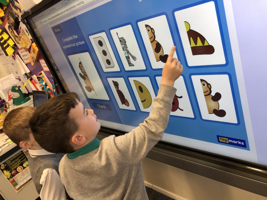 MrsJaMurphy's tweet photo. Some consolidation of our symmetry learning this week! @LawmuirPS #ictfun https://t.co/OeyGyA6qiL