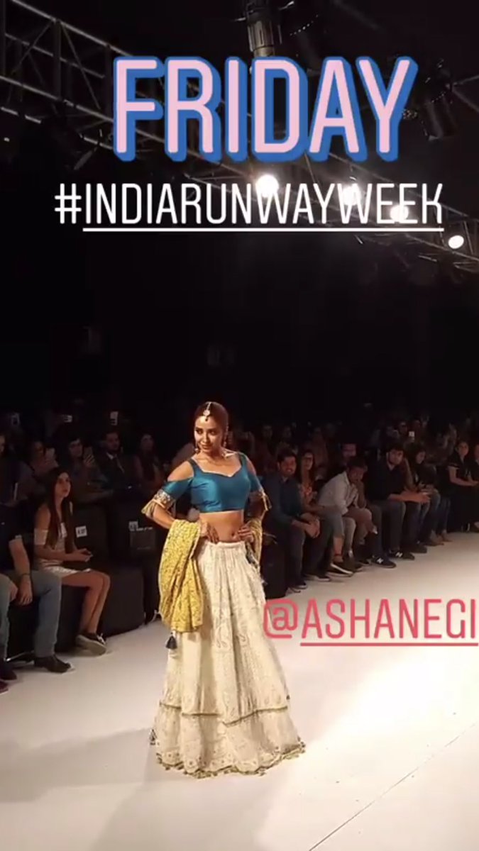 AshaNegi_Fans's tweet photo. Perfect beauty Asha Negi 
walking the ramp for Soniya Saanchi at India Runway Week #IndiaRunwayWeek #DLFPlace #Superb #Hot 😍😍🔥🔥🌹🌹
Credit : DLF Place instagram story https://t.co/cu9Oxo6GnF