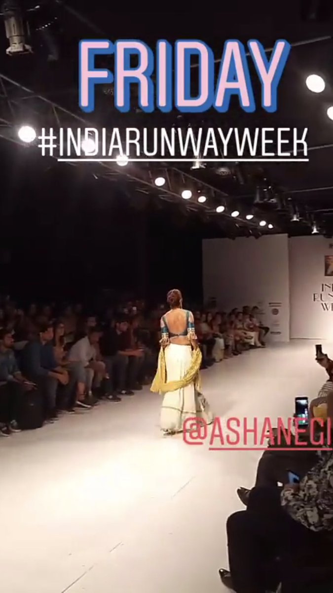 AshaNegi_Fans's tweet photo. Perfect beauty Asha Negi 
walking the ramp for Soniya Saanchi at India Runway Week #IndiaRunwayWeek #DLFPlace #Superb #Hot 😍😍🔥🔥🌹🌹
Credit : DLF Place instagram story https://t.co/cu9Oxo6GnF