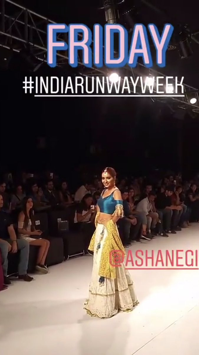 AshaNegi_Fans's tweet photo. Elegance and breathtaking beauty Asha Negi walking the ramp for Soniya Saanchi at India Runway Week #IndiaRunwayWeek #DLFPlace #Perfect  #Hot 😍😍🔥🔥🦋🦋
Credit : DLF Place instagram story https://t.co/LG8x8xDvzZ