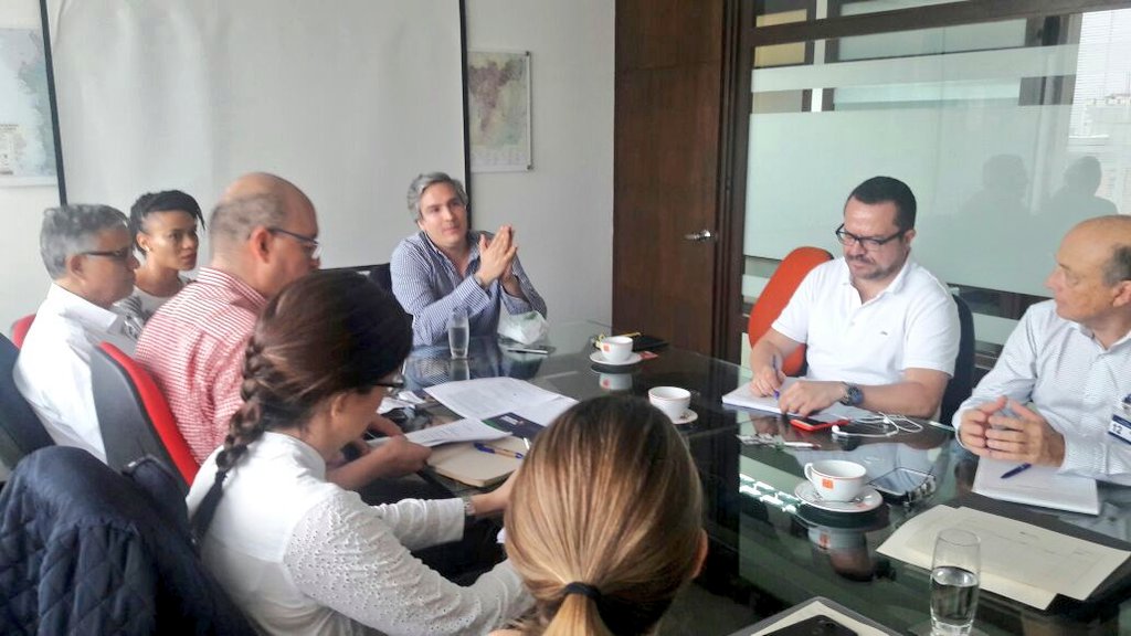 SecPlaneaCaldas's tweet photo. @Jufejasa presente en la primera mesa de trabajo de regiones administrativas de planificación. En la discusión del proyecto de ley que fortalece las #RAP y la integración regional. Aprendiendo de las experiencias de #RAPCentral #RAPCaribe y #RAPPacífico https://t.co/YzyMkTyidD