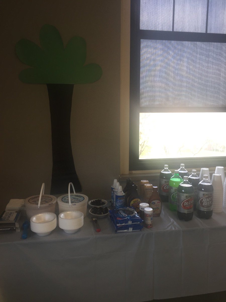 CYKC_EHS's tweet photo. Some snap shots from today's VIP lounge. The Sundae in the Park themed VIP lounge was a reward for students who increased their attendance and reached their behavior goals. #makebetterhappen https://t.co/gjSBMwdDsw