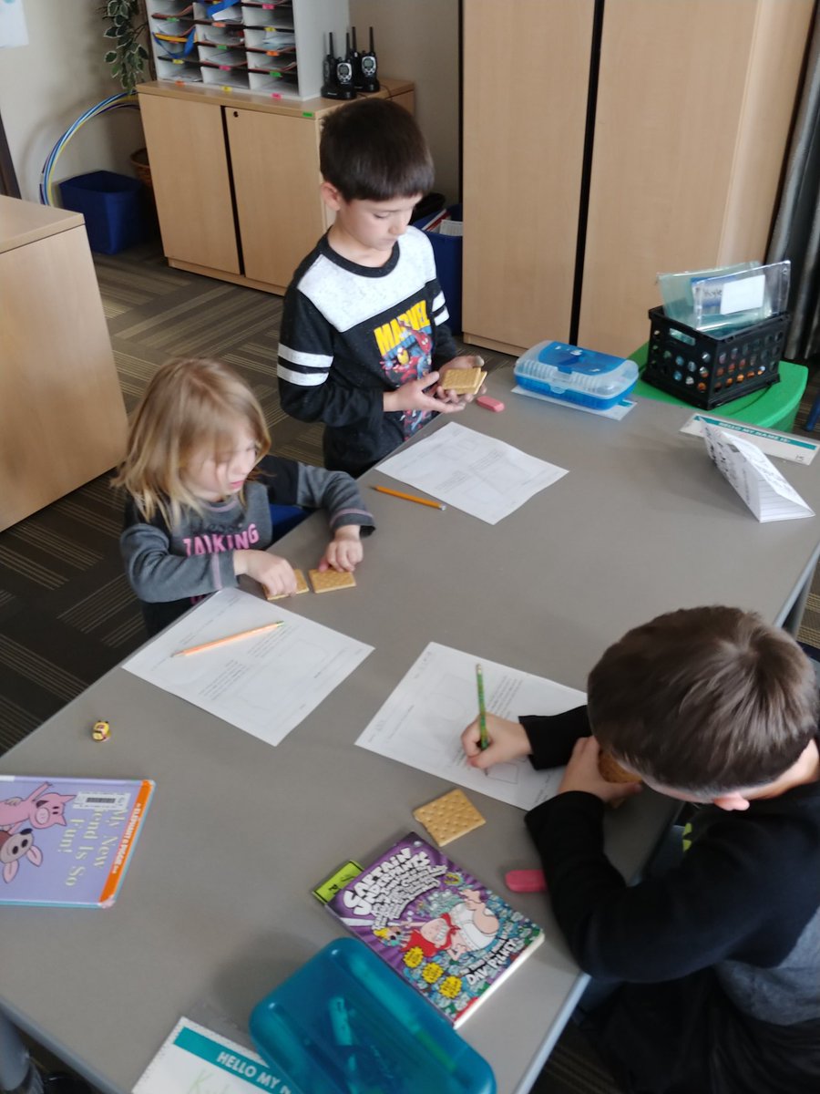 ltylerkc's tweet photo. Fraction finale in grade one, assessment tastes good today!! #PCR3Proud #compasselementary https://t.co/LX1ZtBqygx